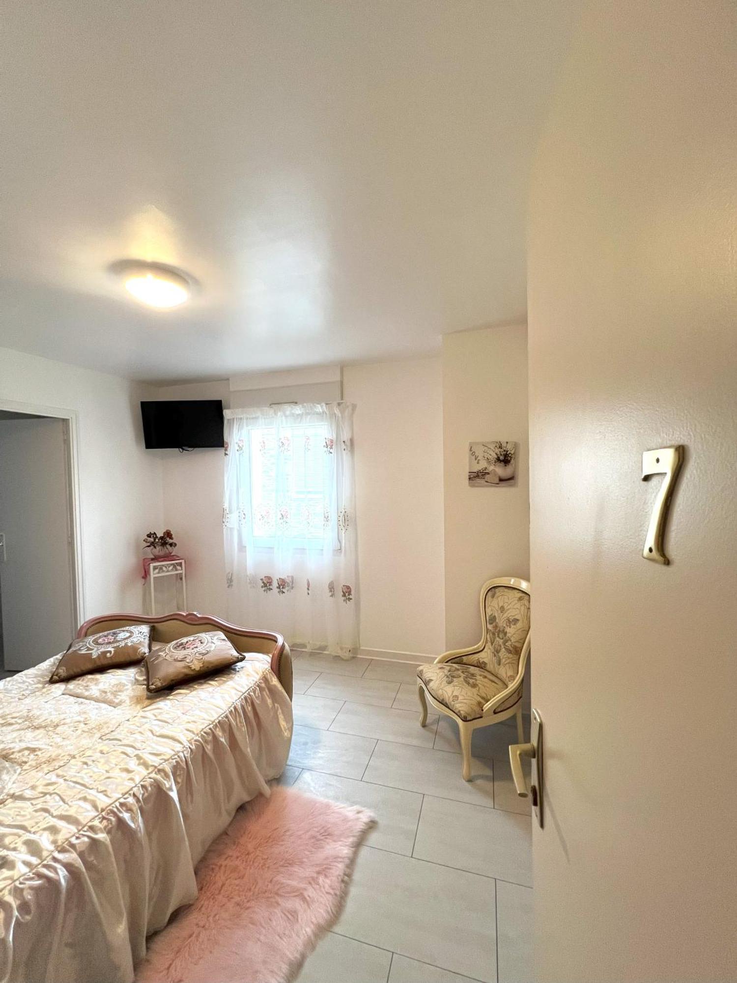 Cap'Tain Cook Bed and Breakfast Caurel  Eksteriør billede