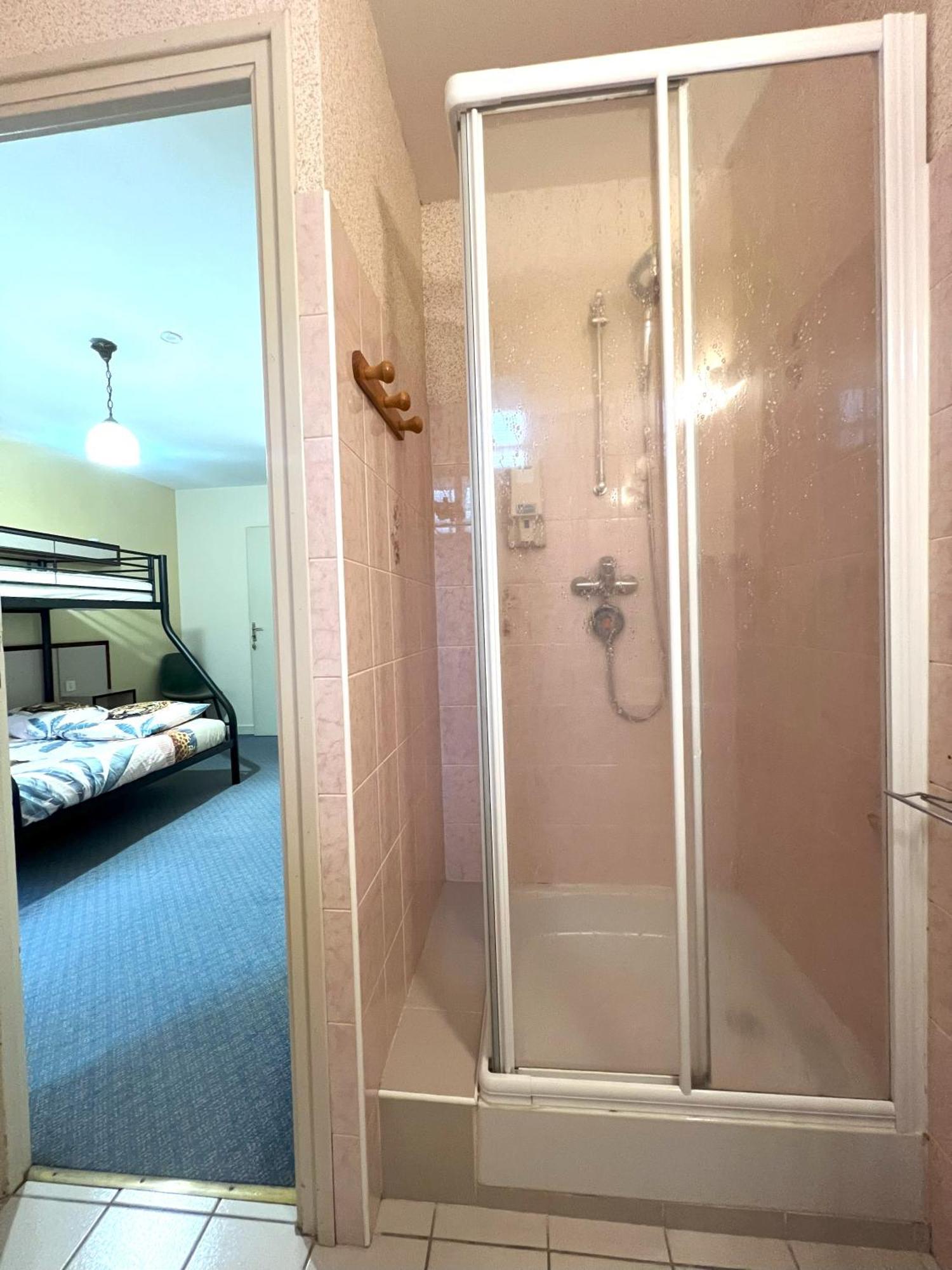Cap'Tain Cook Bed and Breakfast Caurel  Eksteriør billede
